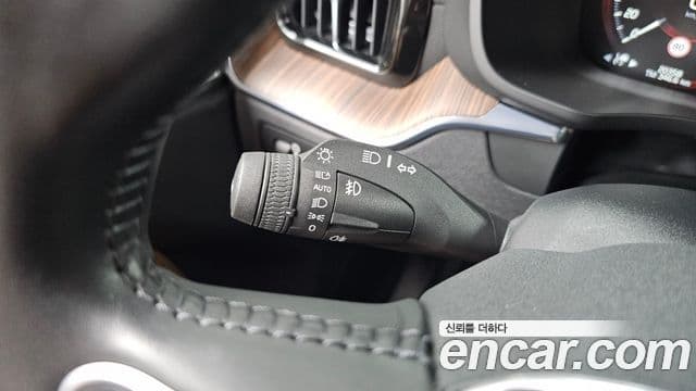 Volvo XC60 2021 — Photo 11/32