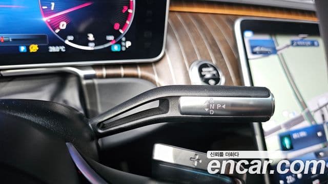 Mercedes-Benz S-Class 2022 — Photo 23/32