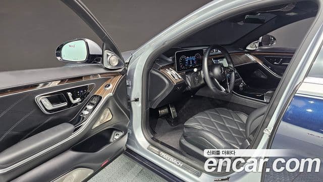Mercedes-Benz S-Class 2022 — Photo 12/32
