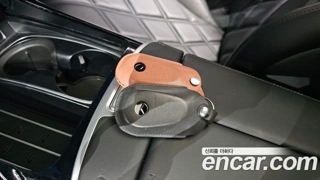 Mercedes-Benz S-Class 2022 — Photo 10/32