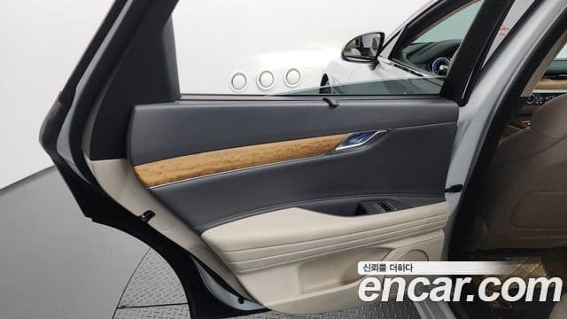 Genesis G80 2020 — Photo 28/36