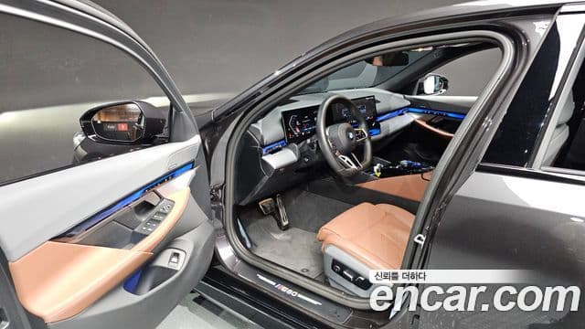 BMW 5 Series 2023 — Фото 10/20