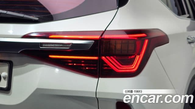 Kia Seltos 2022 — Şəkil 25/30