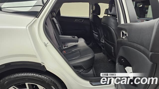 Kia Sportage 2023 — Şəkil 9/31