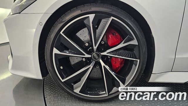 Audi RS7 2023 — Photo 35/36