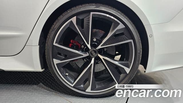 Audi RS7 2023 — Photo 8/36