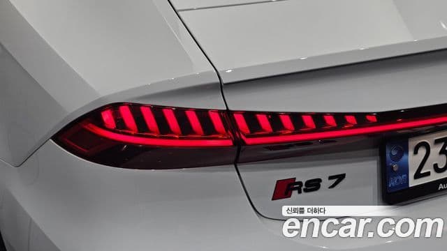 Audi RS7 2023 — Photo 21/36