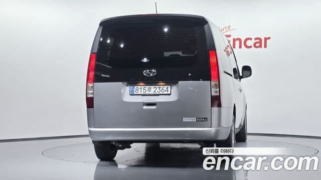 Hyundai Staria 2023 — Фото 4/20