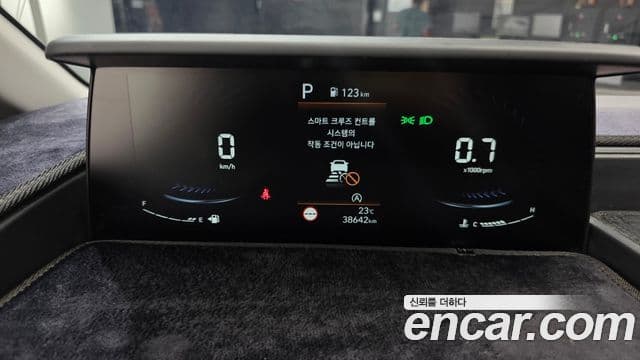 Hyundai Staria 2023 — Фото 8/20