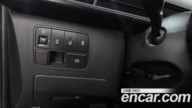 Hyundai Staria 2023 — Фото 18/20