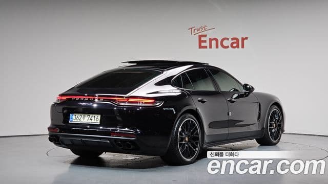 Porsche Panamera 2021 — ფოტო 30/38
