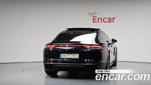 Porsche Panamera 2021 — ფოტო 8/38