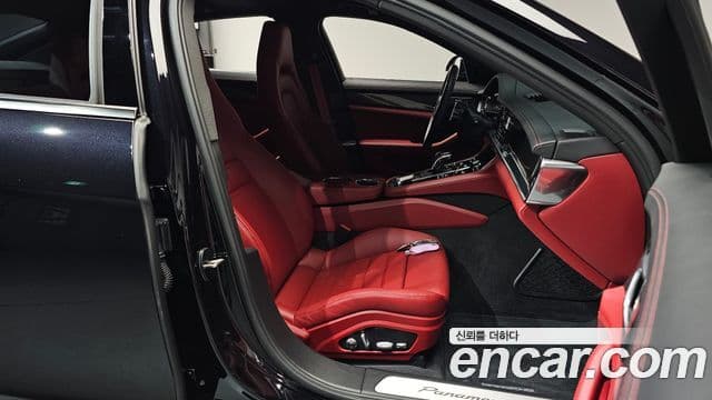 Porsche Panamera 2021 — ფოტო 35/38