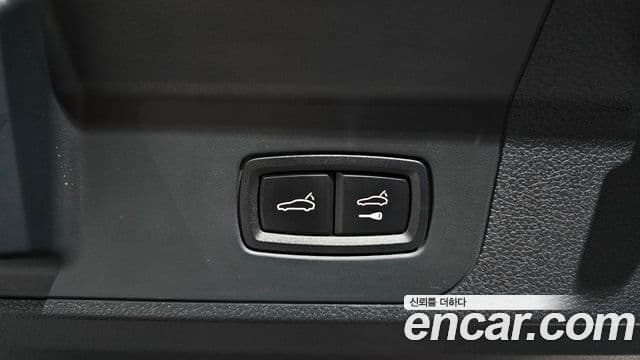 Porsche Panamera 2021 — ფოტო 20/38