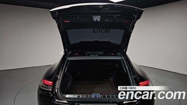 Porsche Panamera 2021 — ფოტო 24/38