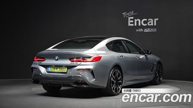 BMW 8 Series 2025 — Photo 23/38