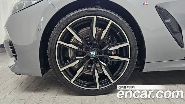 BMW 8 Series 2025 — Photo 3/38