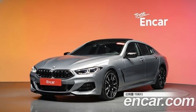 BMW 8 Series 2025 — Photo 30/38