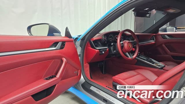 Porsche 911 2020 — Photo 30/33