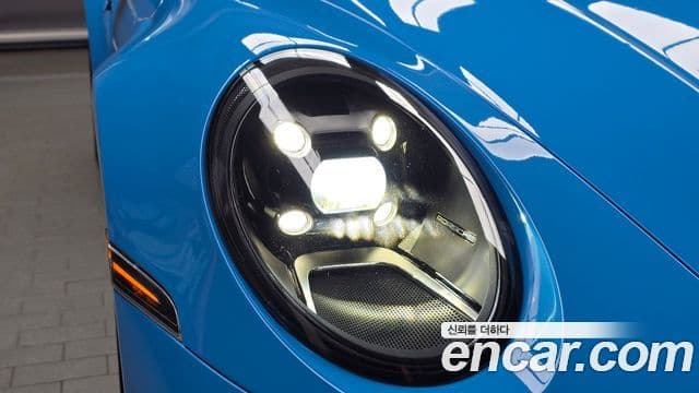 Porsche 911 2020 — Photo 32/33