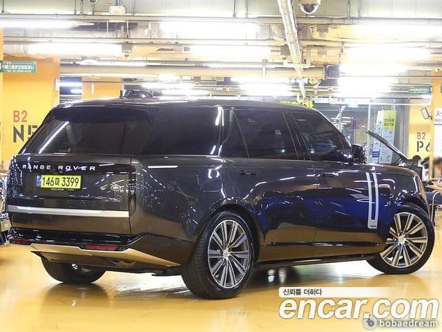 Land Rover Range Rover 2022 — Photo 14/20