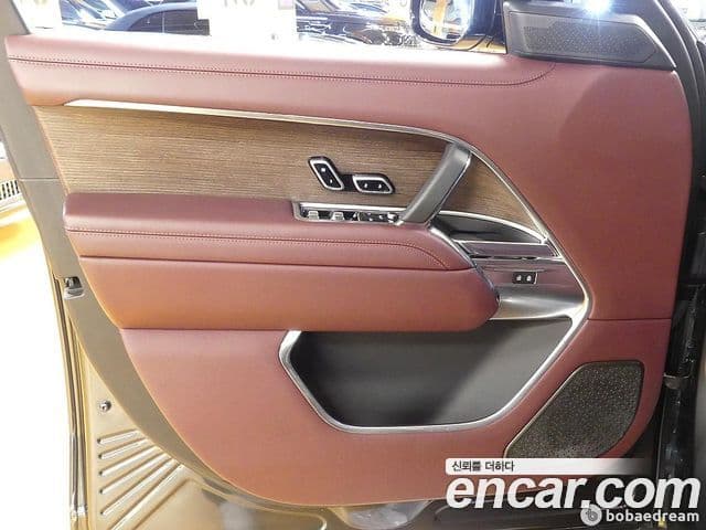 Land Rover Range Rover 2022 — Photo 10/20