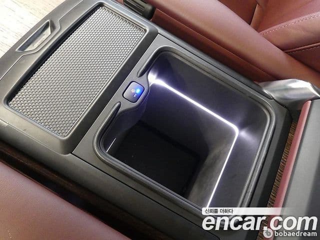 Land Rover Range Rover 2022 — Photo 19/20