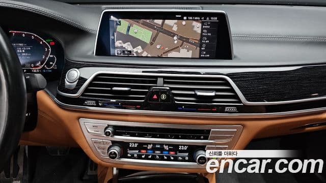 BMW 7 Series 2020 — Фото 14/20