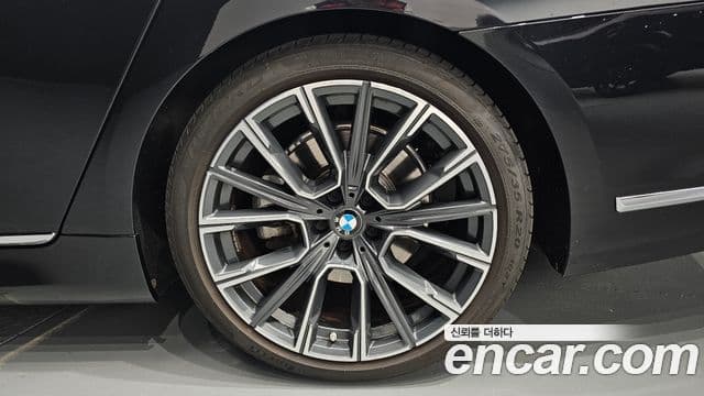 BMW 7 Series 2020 — Şəkil 19/38