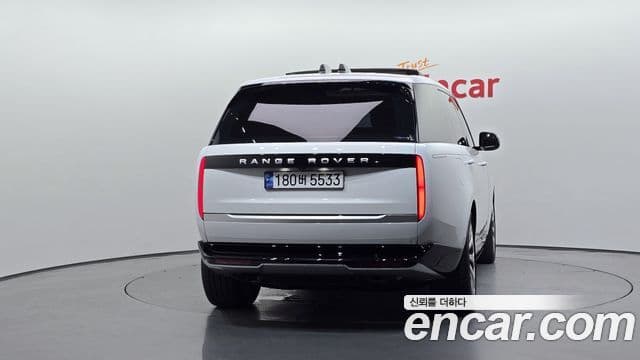 Land Rover Range Rover 2024 — ფოტო 7/41