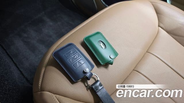 Land Rover Range Rover 2024 — ფოტო 32/41