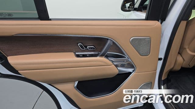 Land Rover Range Rover 2024 — ფოტო 29/41