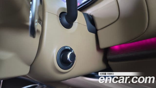 Land Rover Range Rover 2024 — ფოტო 40/41