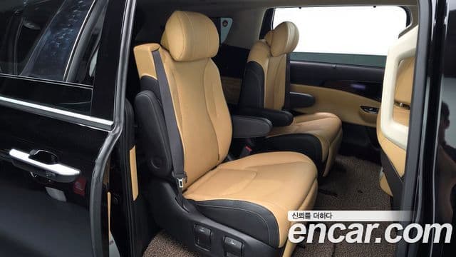 Kia Carnival 2023 — Фото 11/20