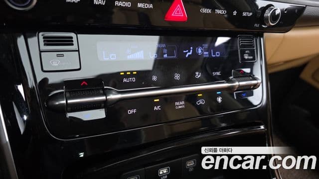 Kia Carnival 2023 — Фото 16/20