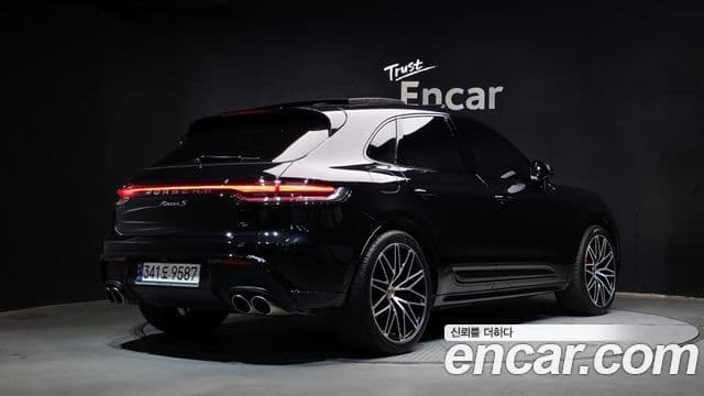 Porsche Macan 2023 — Фото 2/20