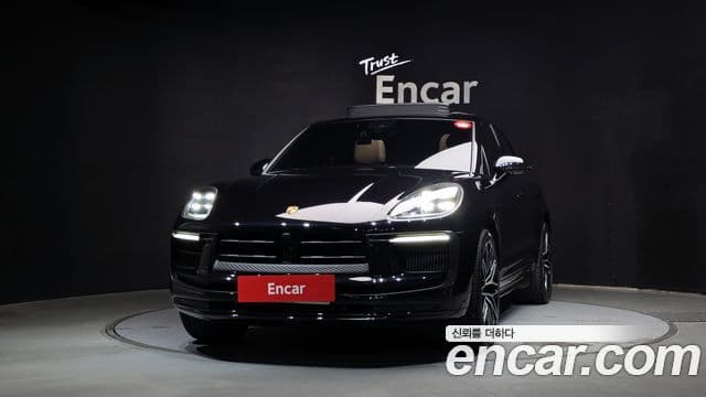 Porsche Macan 2023 — Фото 3/20