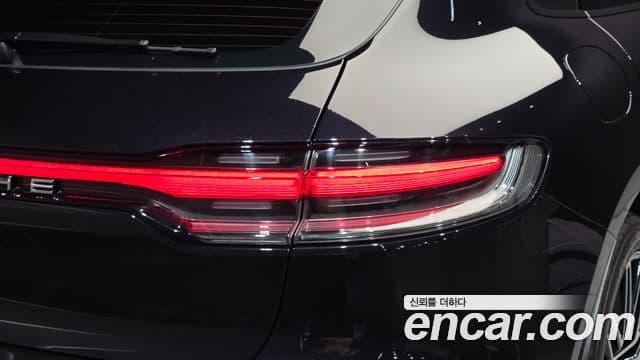 Porsche Macan 2023 — Şəkil 24/31