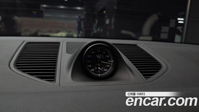 Porsche Macan 2023 — Şəkil 25/31