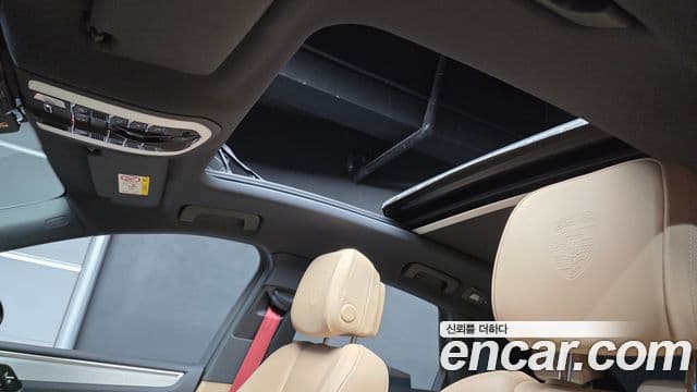 Porsche Macan 2023 — Şəkil 23/31