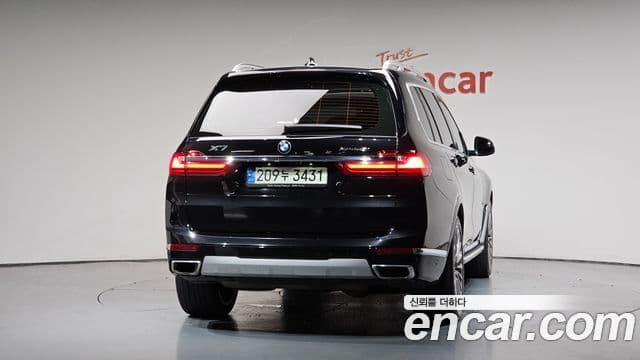 BMW X7 2021 — Фото 4/20