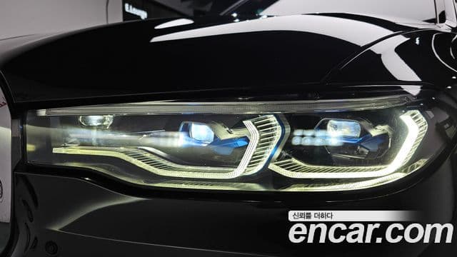 BMW X7 2021 — Photo 23/45