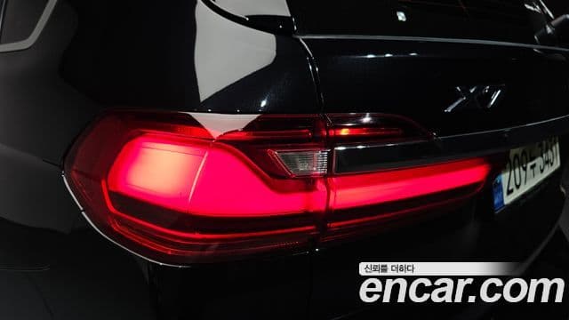 BMW X7 2021 — Photo 12/45