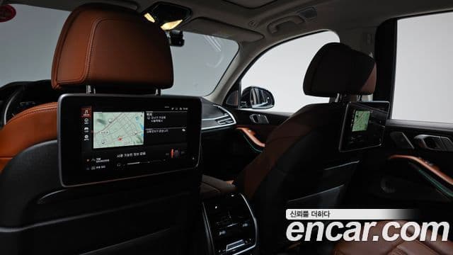 BMW X7 2021 — Photo 13/45
