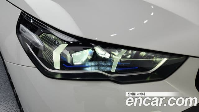 BMW 5 Series 2024 — ფოტო 27/34