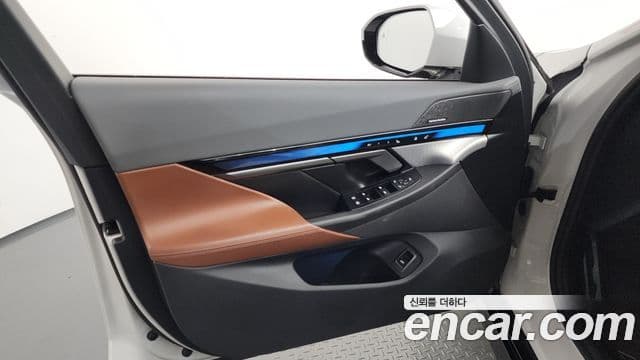 BMW 5 Series 2024 — ფოტო 30/34