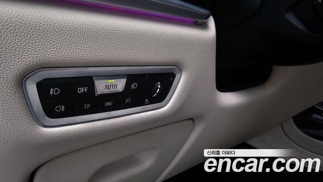 BMW X7 2020 — Photo 8/35