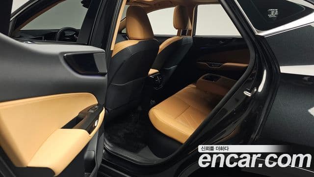 Lexus NX350h 2025 — Photo 5/34