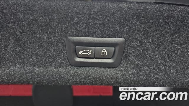 BMW 3 Series 2019 — Photo 29/34
