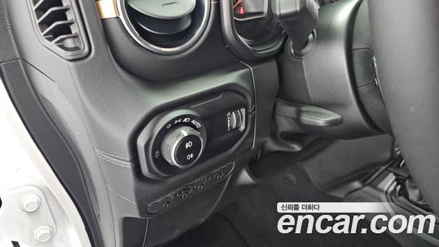 Jeep Wrangler 2024 — Photo 18/30